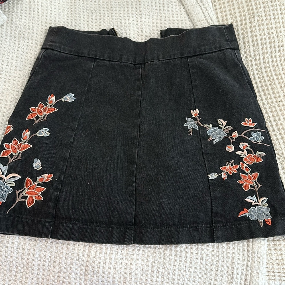 TOPSHOP Black denim embroidered skirt